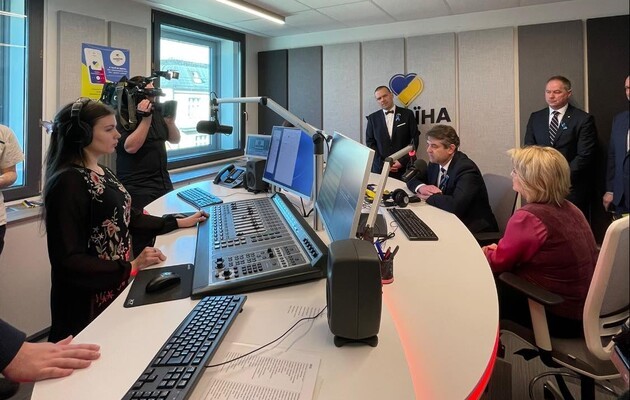 Ukrainian-language radio station Radio Ukraine launched in Prague