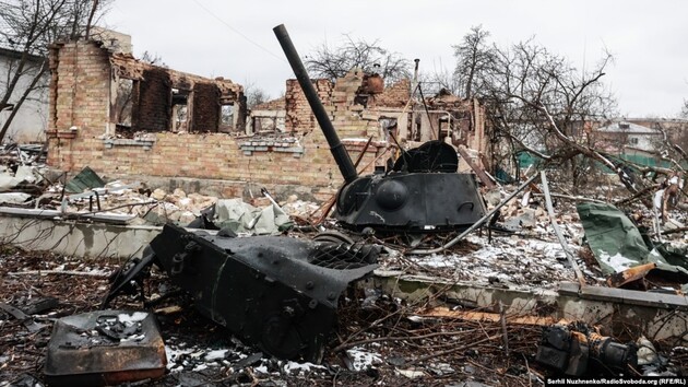 Fighting continues north of Kiev, the occupiers were taken in a semicircle