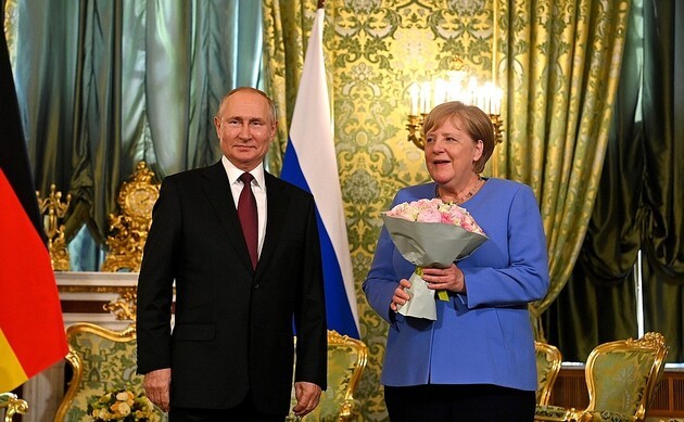 Politico: Germany has long been a “useful idiot” of Putin