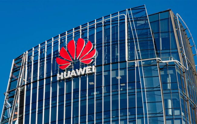 Huawei выключил поддержку российских банковских карт “Мир”