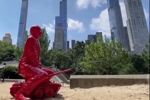 Putin appeared in New York's Central Park riding a tank