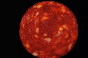 A French scientist passed off a photo of a piece of sausage as a clear image of a star