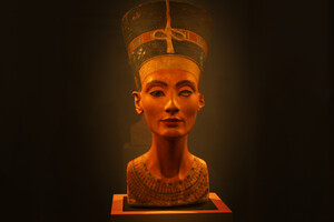 Egyptologists call for return of Rosetta Stone and Nefertiti bust: Details of claims to Louvre