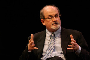 The severely wounded anti-Islamist Salman Rushdie was disconnected from the ventilator