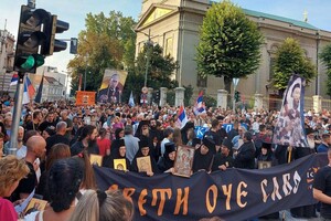 A march against “LGBT propaganda” took place in Serbia: those present carried banners with saints next to portraits of Putin