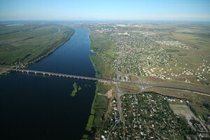 The Ukrainian Armed Forces hit the Antonivsky Bridge when the occupiers were transporting ammunition on it