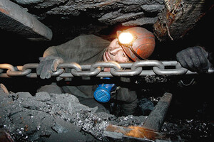 In the Dnipropetrovsk region, they are rescuing miners who remained underground as a result of rocket attacks