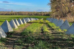 Russia is building a line of fortifications around Mariupol, as well as near Kherson and Zaporozhye – British intelligence